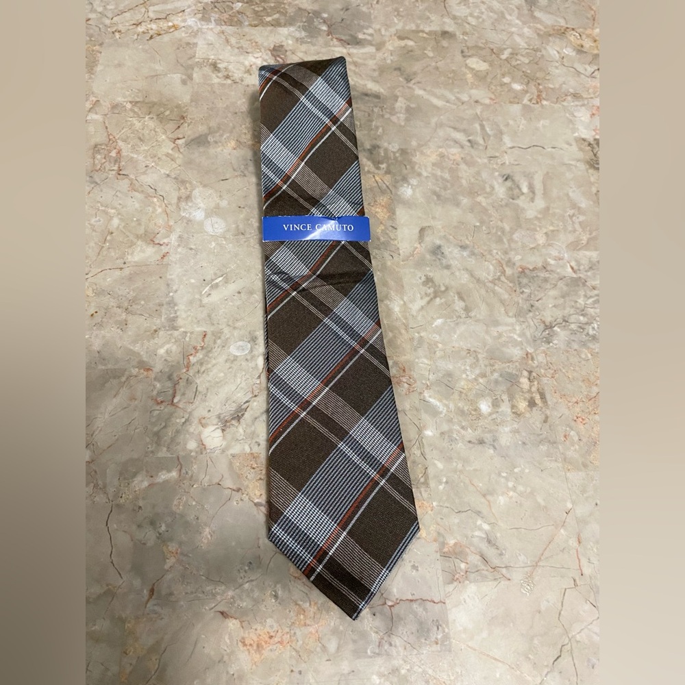 VINCE CAMUTO Tie. NWT.